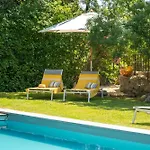 Mas Bella Cortis 3* La Garde Adhemar